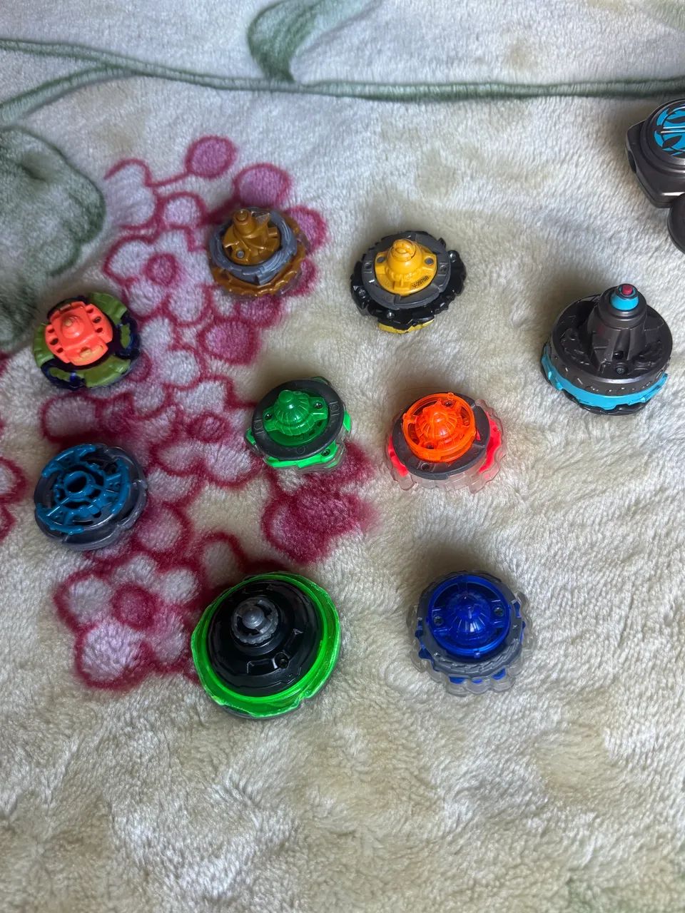 Lote Beyblade - Foto 4