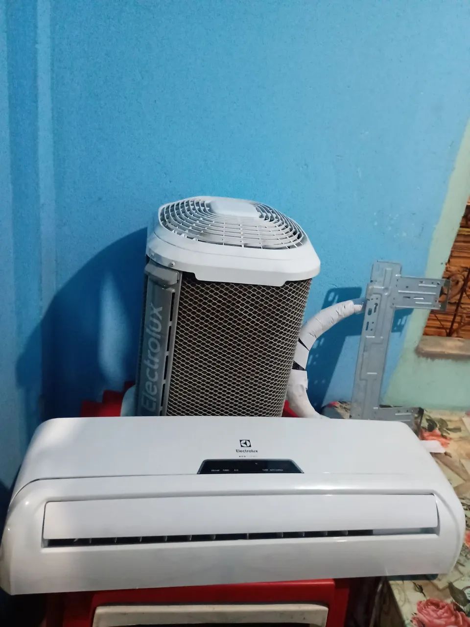 Ar condicionado split 12 btus da marca Eletrolux, em perfeito estado