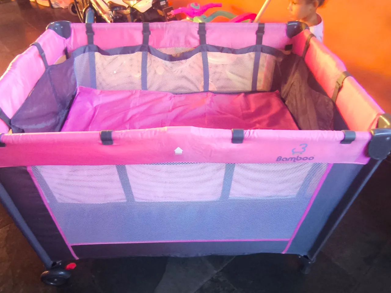 Vende chiqueirinho com colchão 