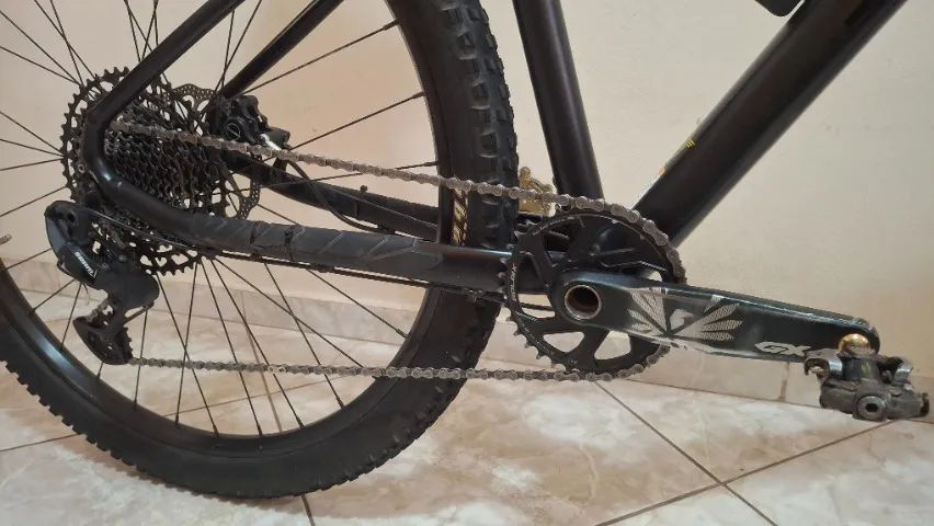 Bicicleta GT Avalanche Aro 29 L (19) - Foto 4