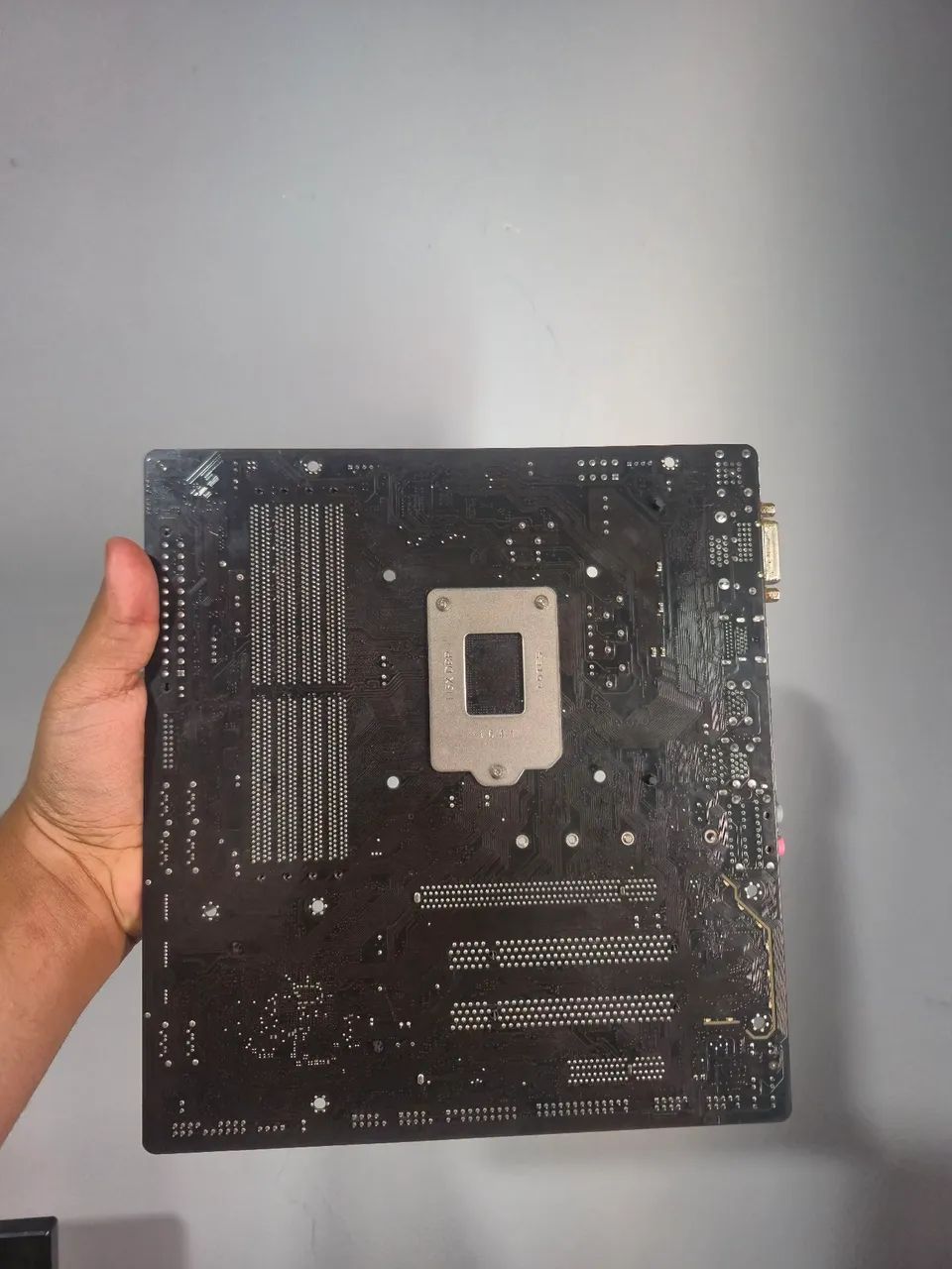 Kit i7-7700 + Placa-mãe com defeito - R$ 300  - Foto 4