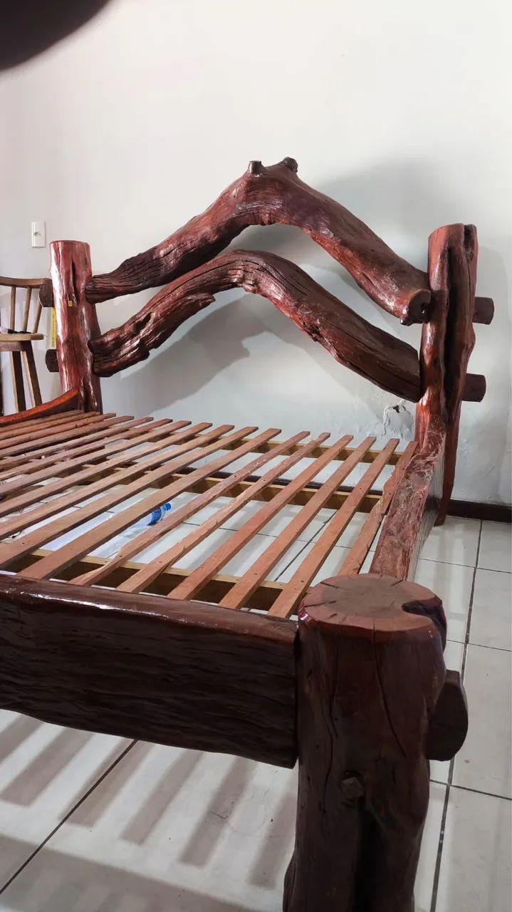 Cama de madeira rústica peça única  - Foto 2