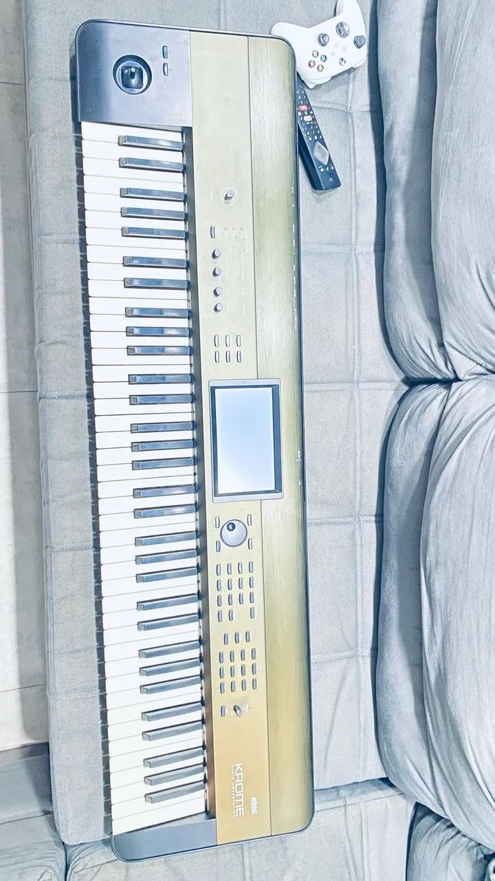 Vende-se Teclado Korg Krome 73