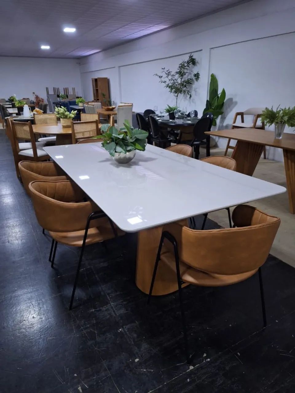Mesa de Jantar 2.20x1.10m com 6 Cadeiras 