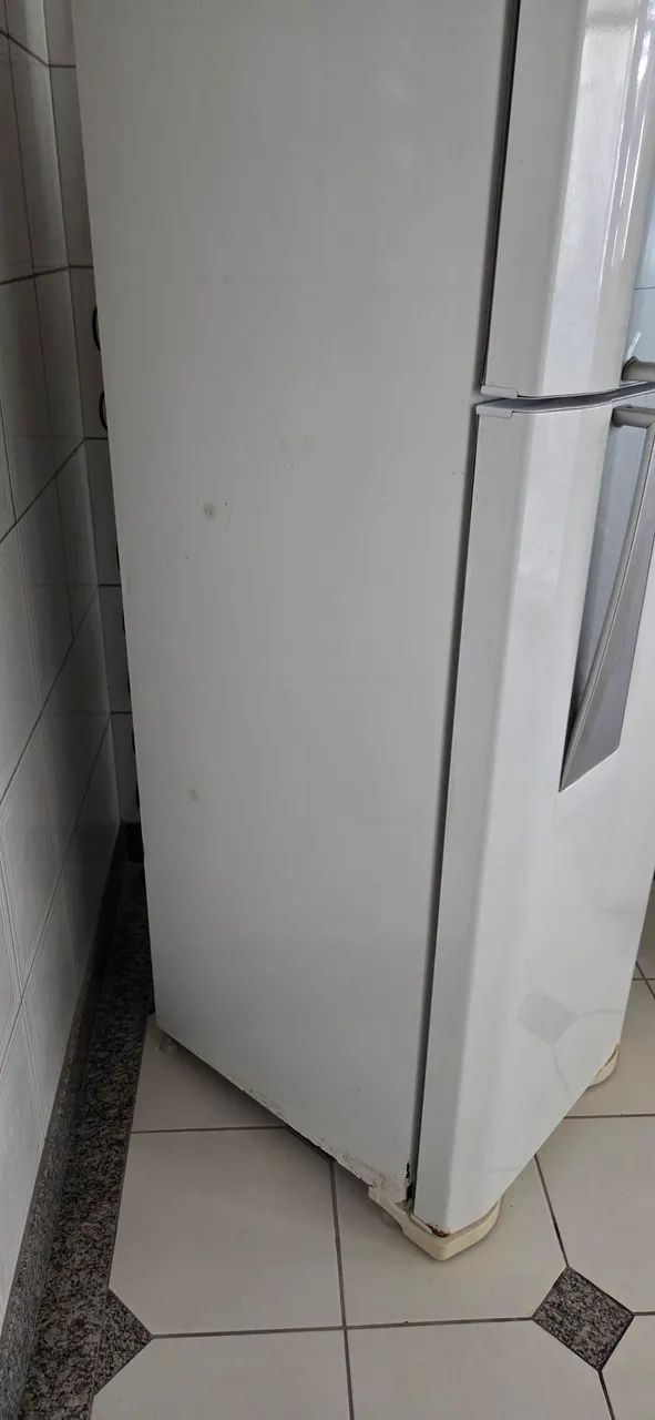 VENDO GELADEIRA ELECTROLUX  - Foto 2