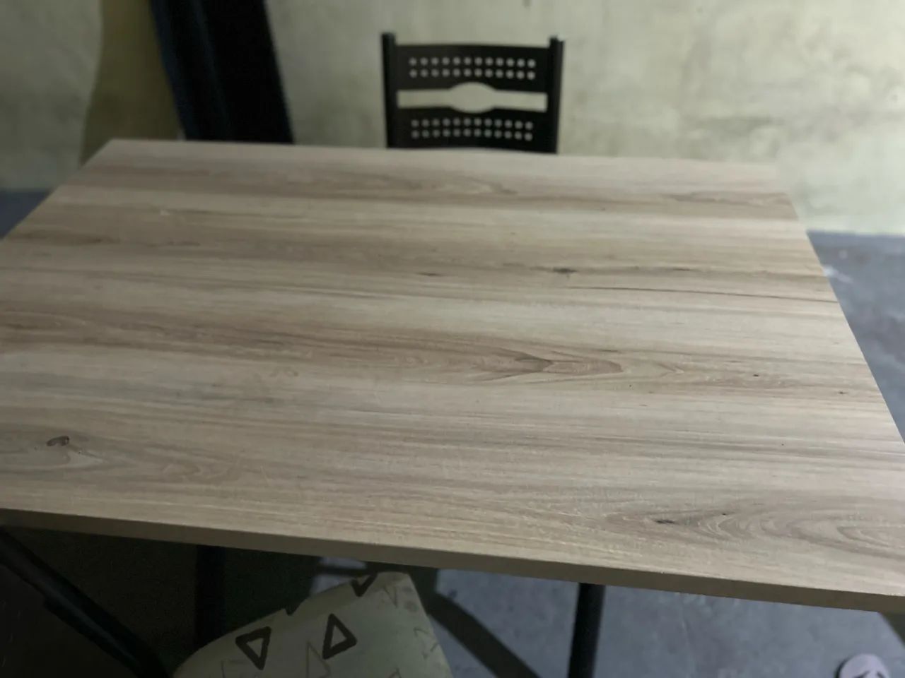 Mesa de Jantar com 2 cadeiras - ótimo estado! - Foto 4