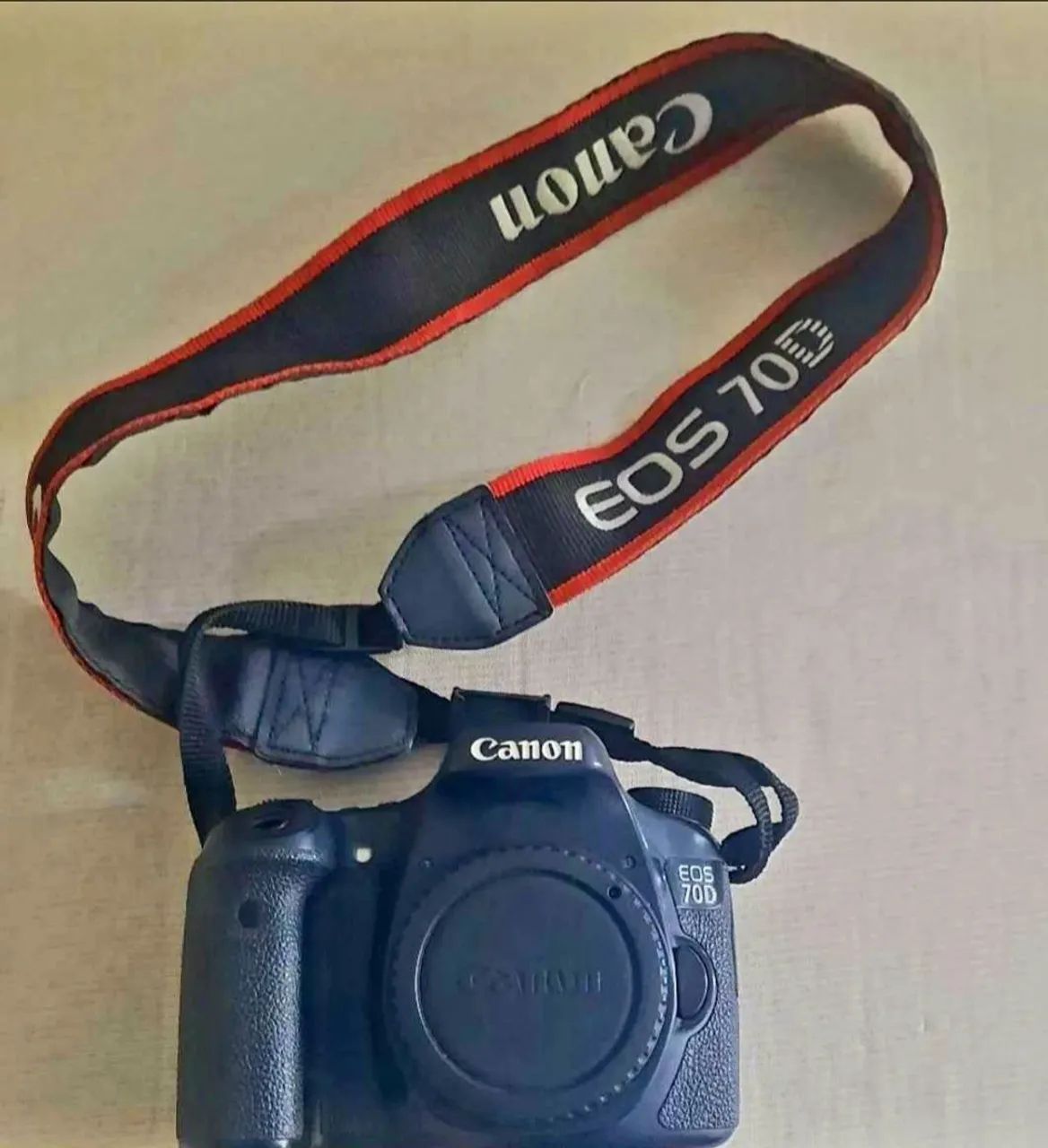 Camera canon 70D mais lente 24 ml