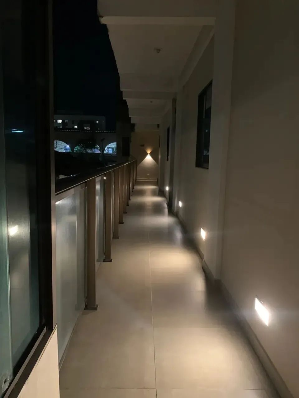 APT STUDIO c/ MOBÍLIA. 30m da Praia e 100m da FMO e do Shopping. RESERVE AGORA! - Foto 9