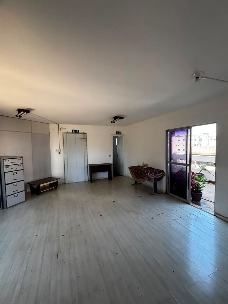 Salas Comerciais para Venda ou Locação no Edifício Center Avenida - 138 m² com Sacada  - Foto 4