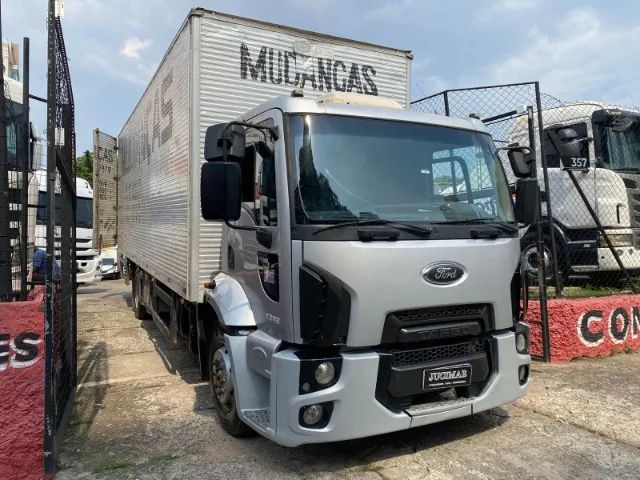 FORD CARGO 1319 BAÚ 2013