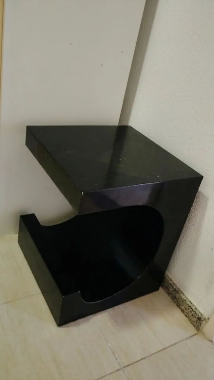Mesa lateral moderna