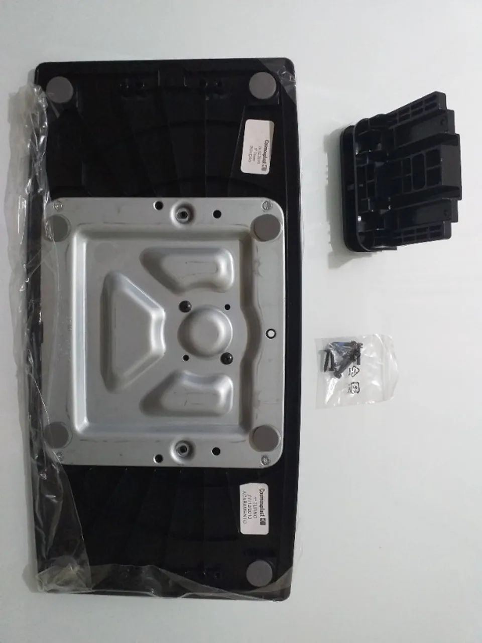 Base para televisão LG de 32 polegadas fabricante COSMOSPLAT nova na embalagem. - Foto 2