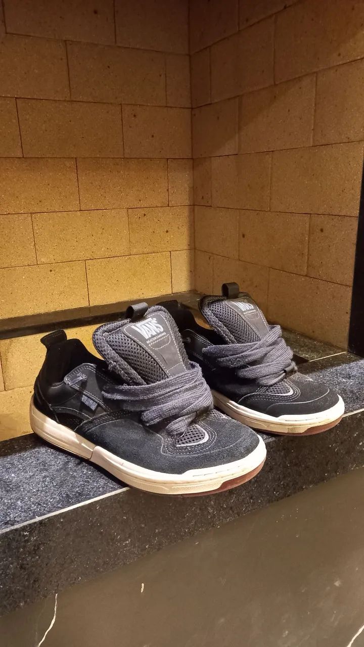 Tênis Vans Preto e Cinza Cano Alto - Foto 2