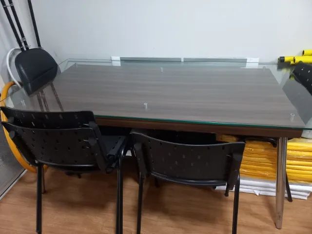 Mesa de jantar de vidro 