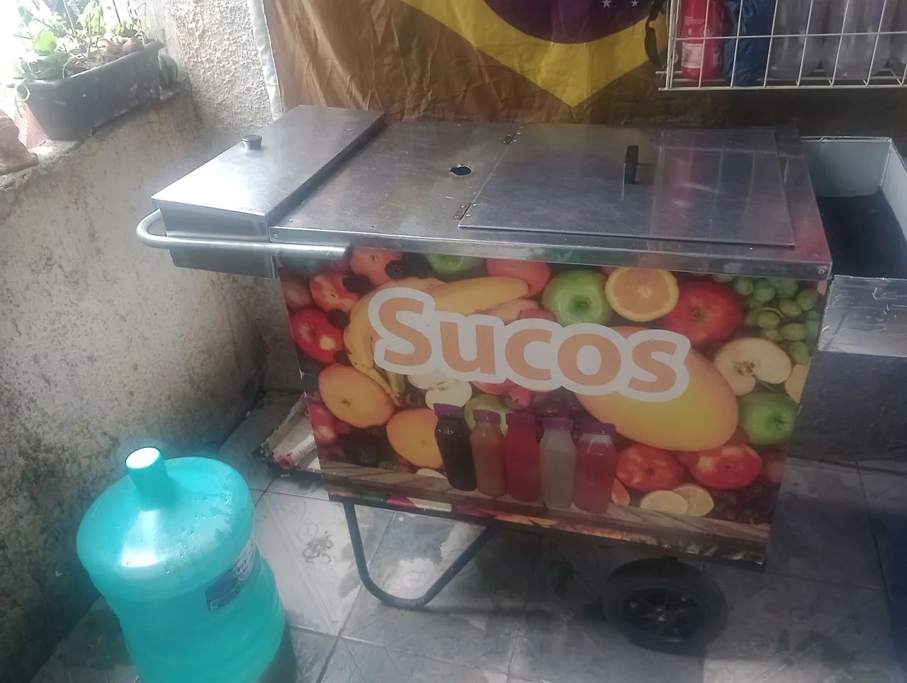 Vendo esse carrinho de sucos inox