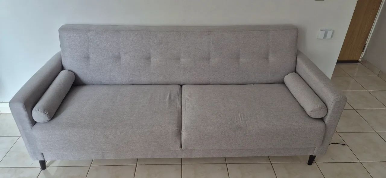 Sofá 3 lugares em linho