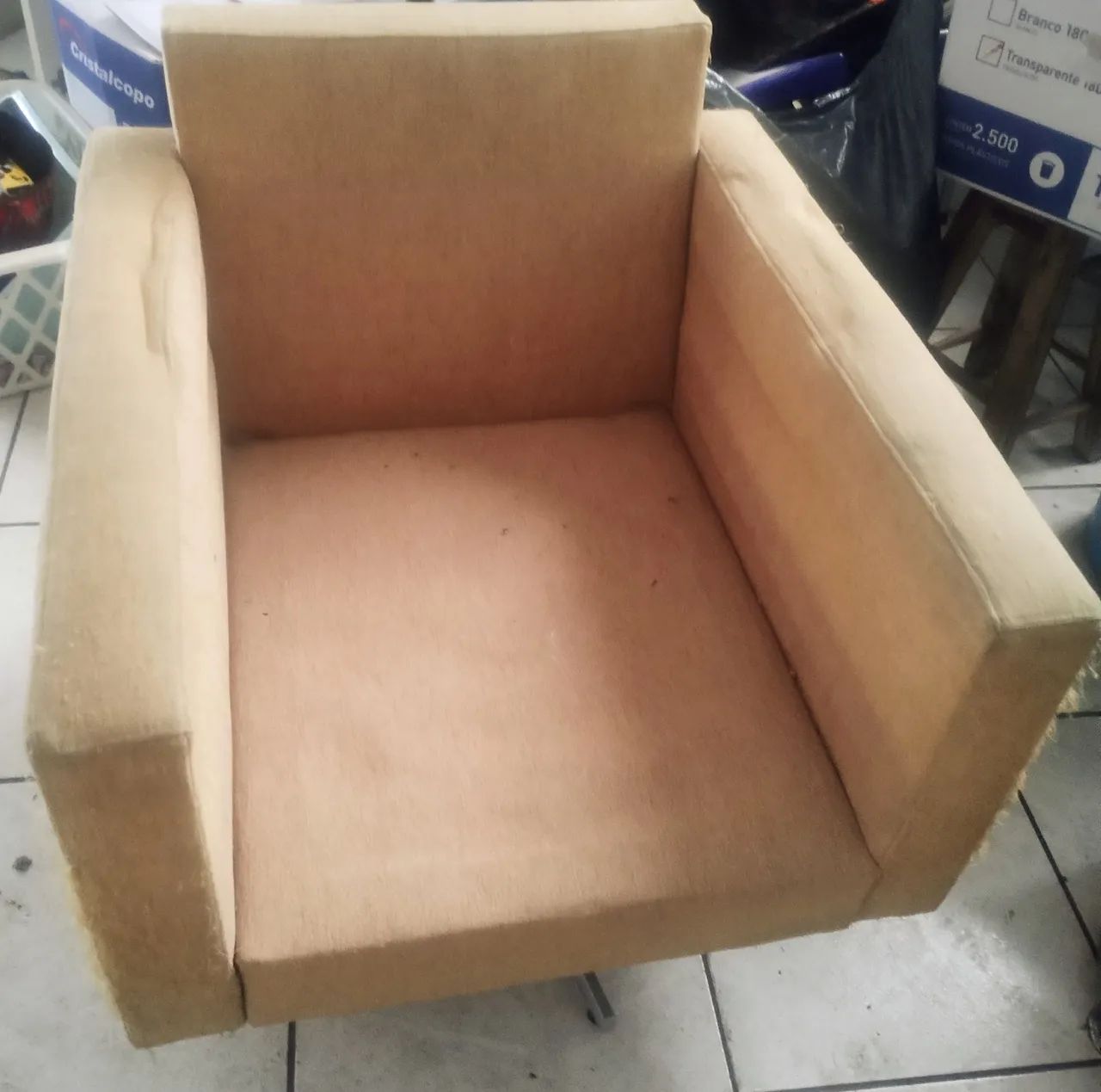 Poltronas, colchão solteiro 