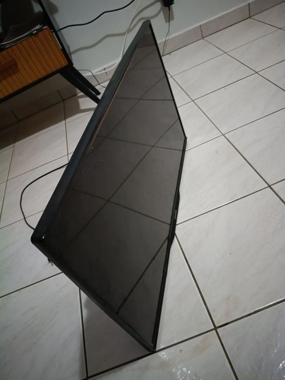 TV PHILIPS 32 POLEGADAS PARA RETIRAR PEÇA OU PARA QUEM QUEIRA CONSERTAR