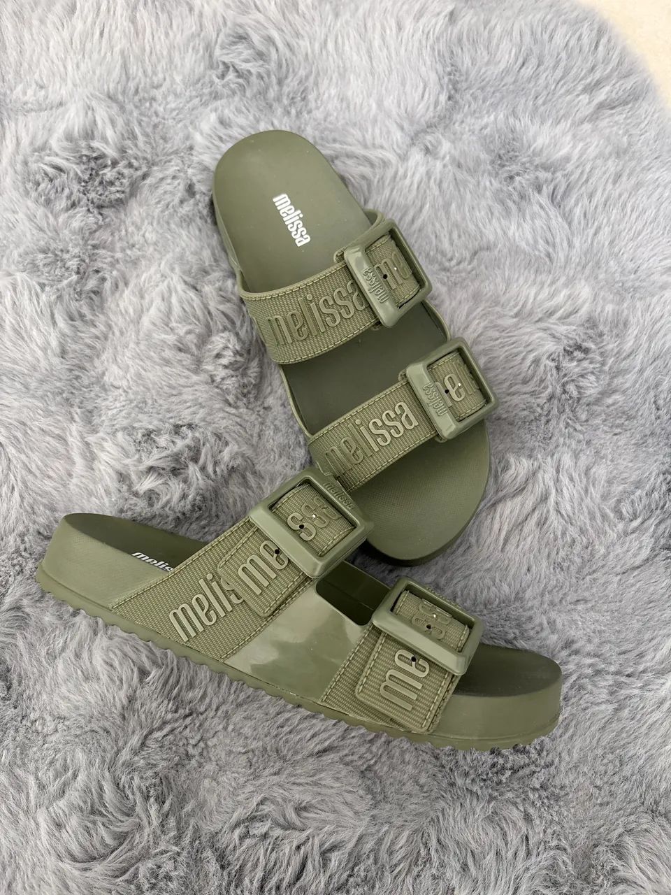 Chinelo Melissa Cozzy Verde Militar - Foto 3