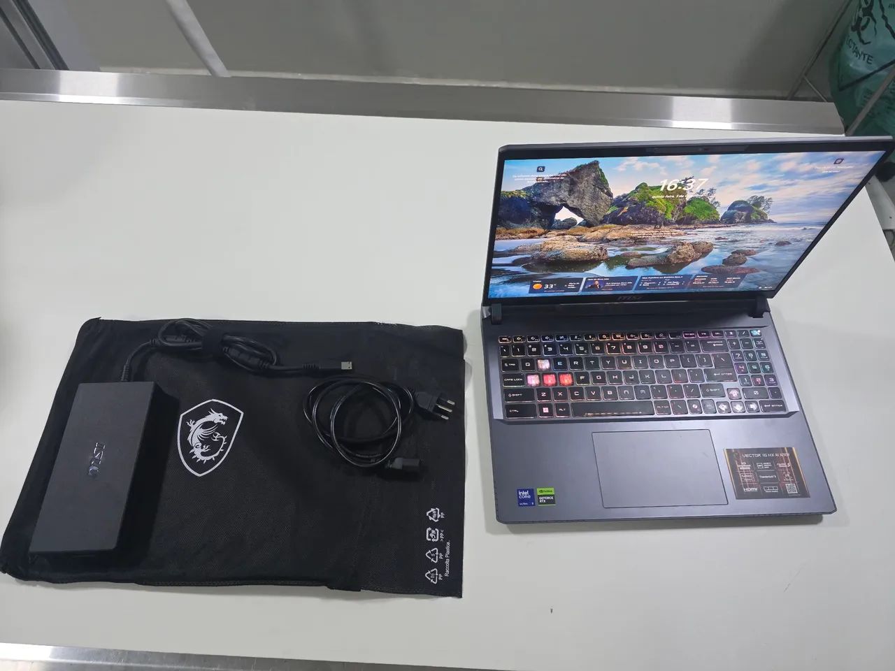 Notebook Gamer MSI VECTOR 16 HX RTX 5080 - Foto 4