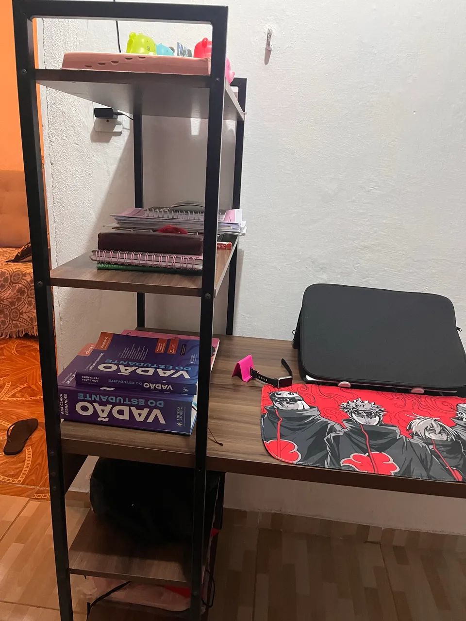 Mesa de escritório com estante  - Foto 3