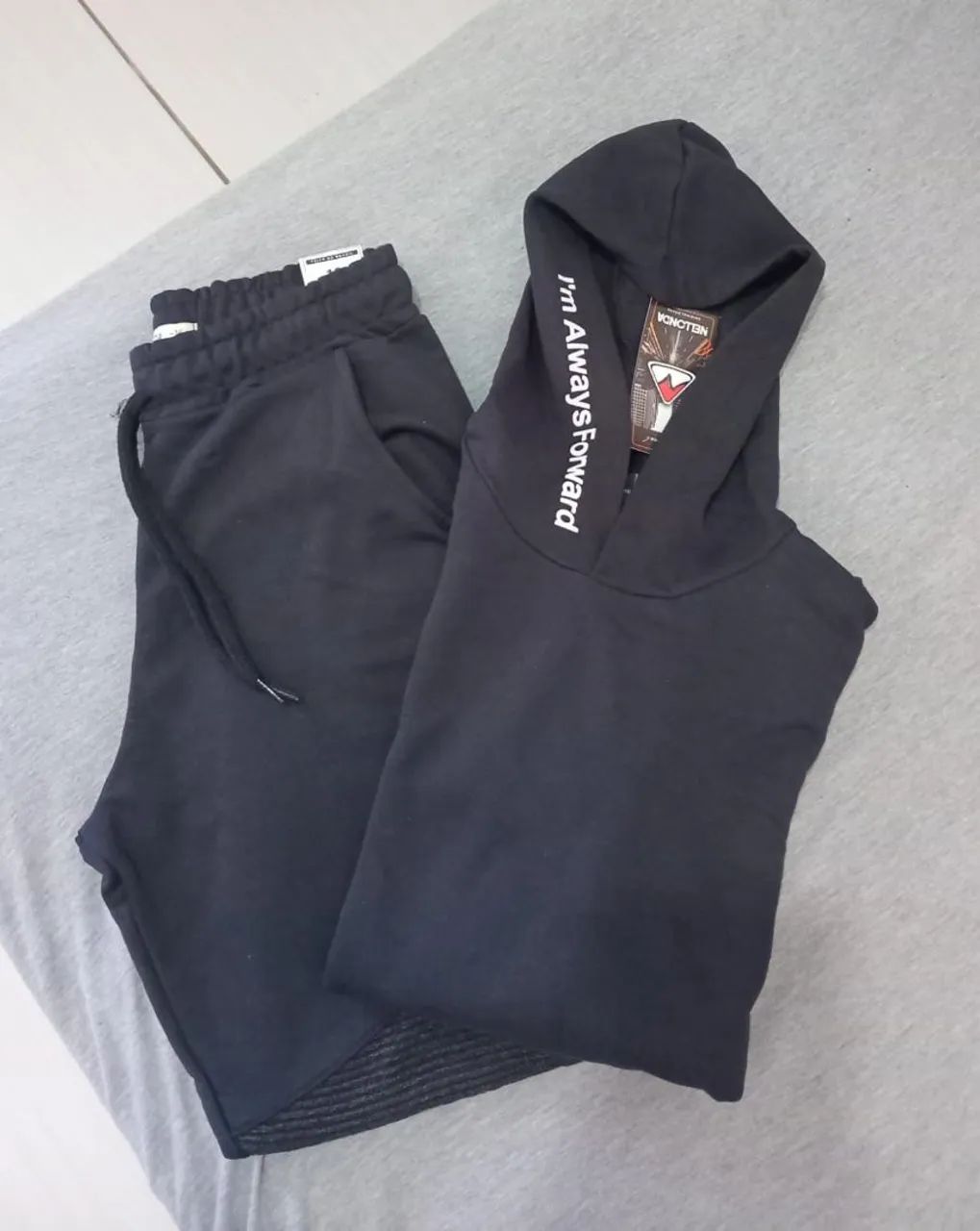 CONJUNTO DE MOLETOM UNISSEX 