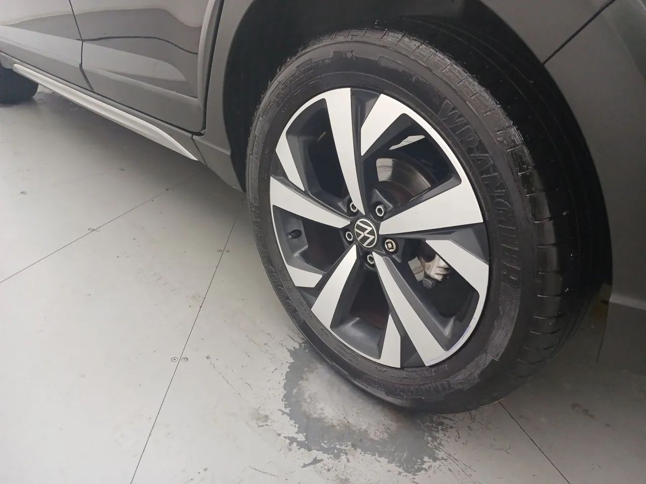 Volkswagen Nivus Highline 1.0 200 TSI Flex Aut., foto 12 de 18