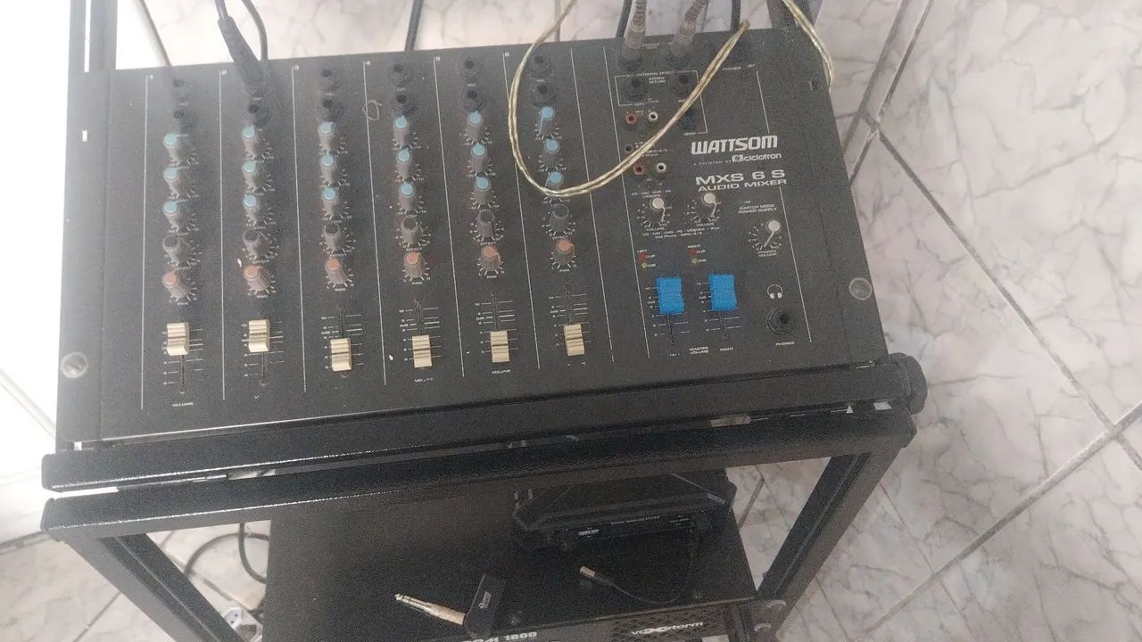 Mesa de 6 canal com amplificador  - Foto 2