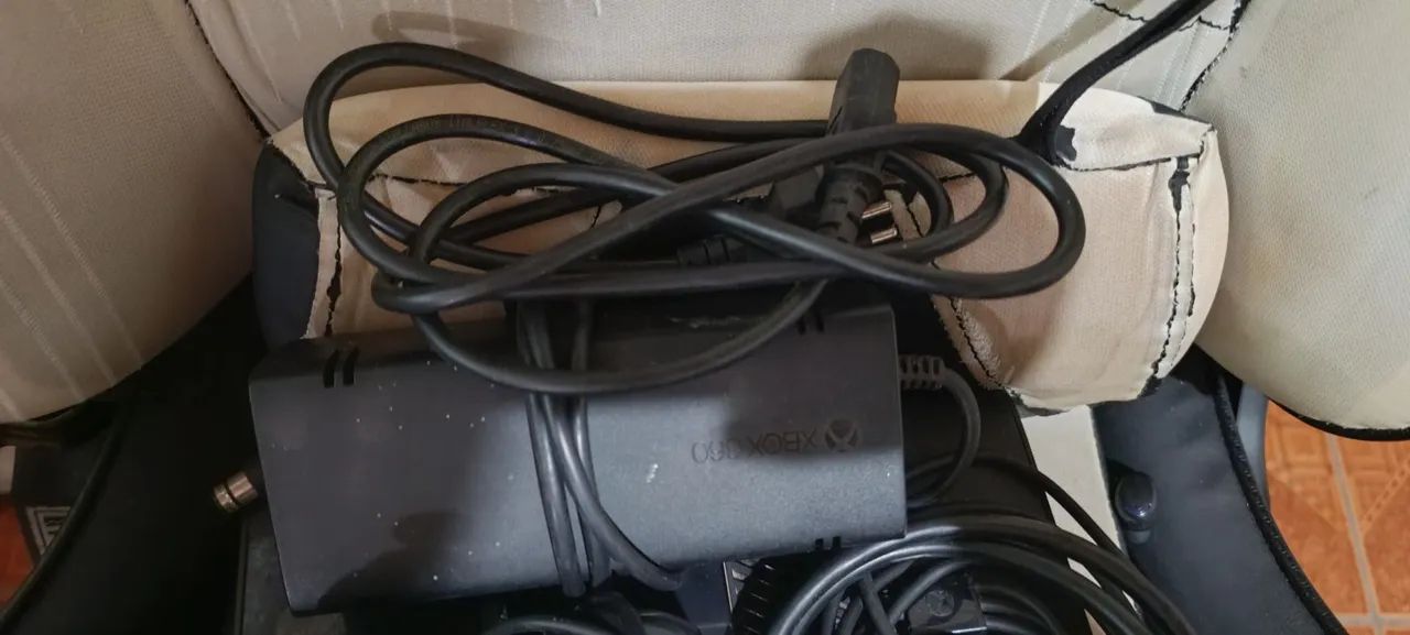 Xbox 360 com 2 controles  - Foto 4