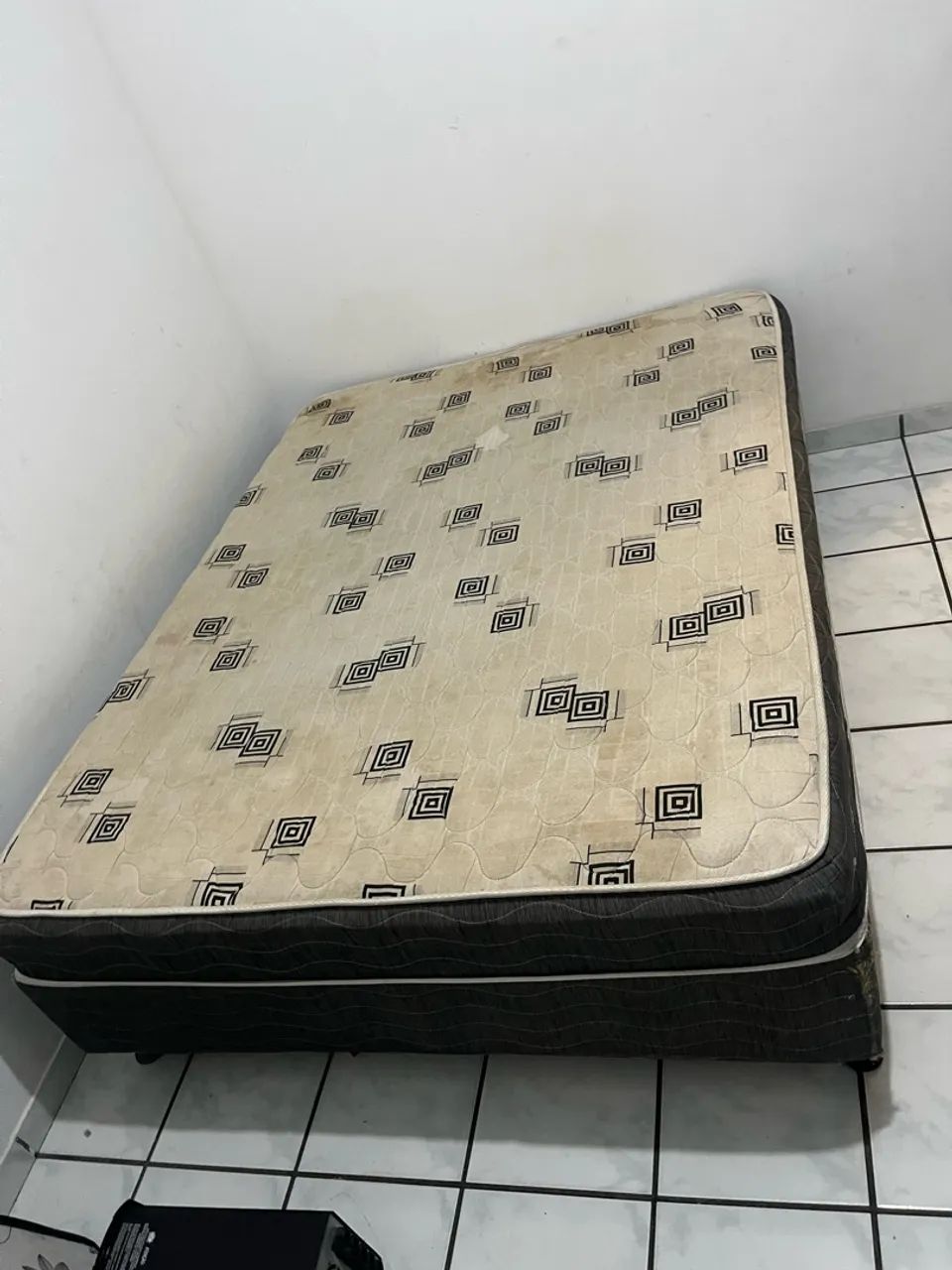 Vendo cama box casal 
