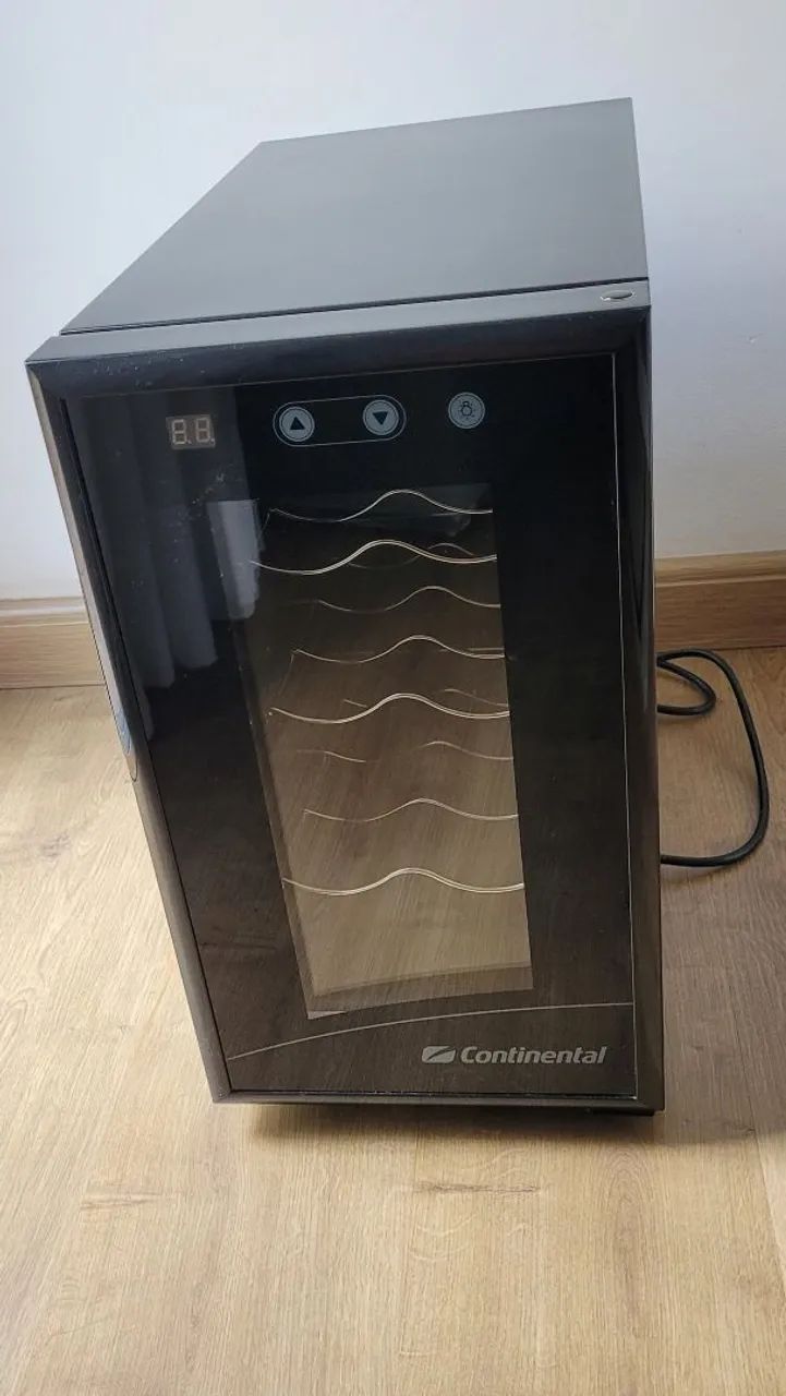 ADEGA CONTINENTAL- COM DEFEITO 