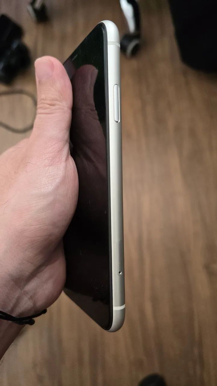 iPhone 11 - 128GB COM DEFEITO - Foto 5