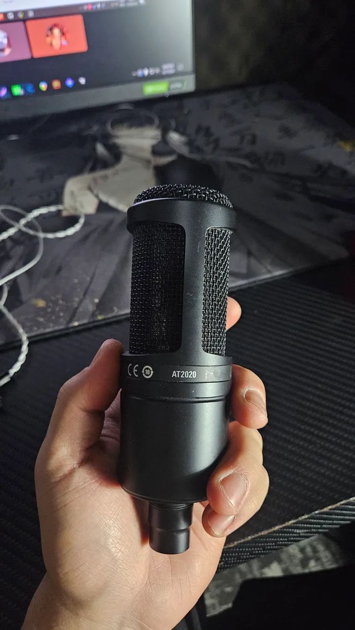 Microfone Audio Technica AT2020 Xlr para estúdio e gravações  - Foto 3