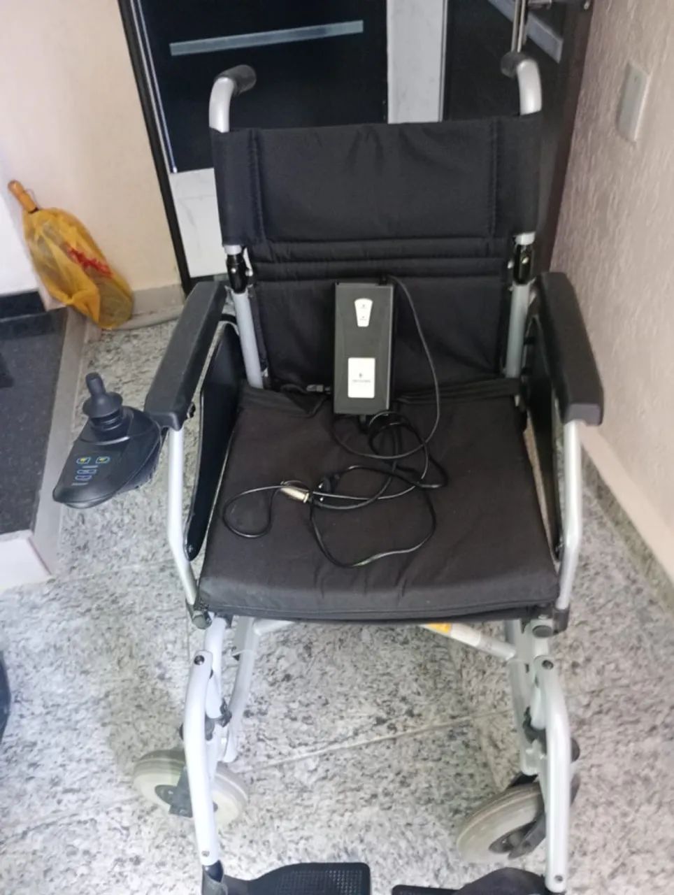 Vendo Cadeira elétrica Nova  - Foto 3