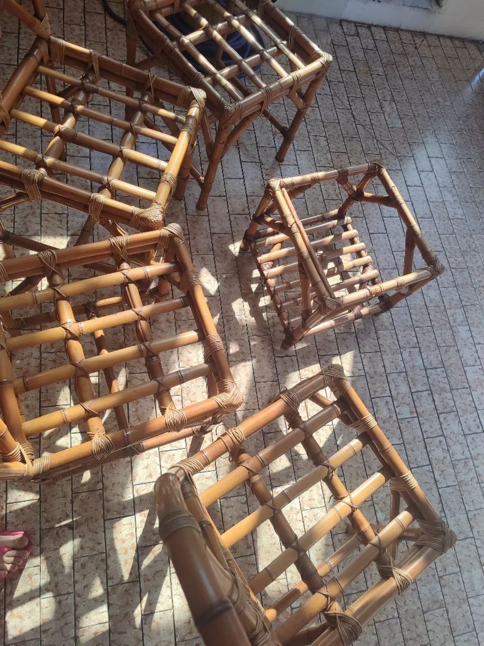 Conjunto Vintage 4 cadeiras e mesinha Bambú e Rattan  - Foto 4