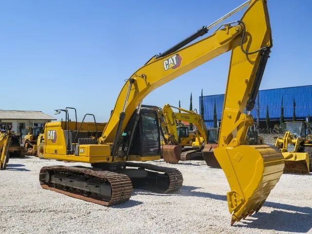 Escavadeira Caterpillar 320NG 6 cilindros 2021 impecável