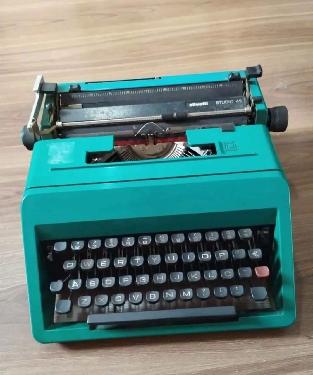 Máquina de escrever Olivetti Studio 