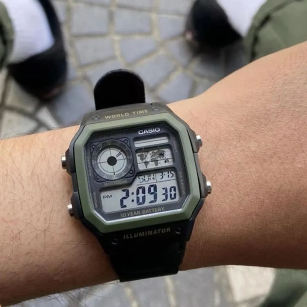 Relógio Masculino Digital Casio AE-1200 Royale World Time 