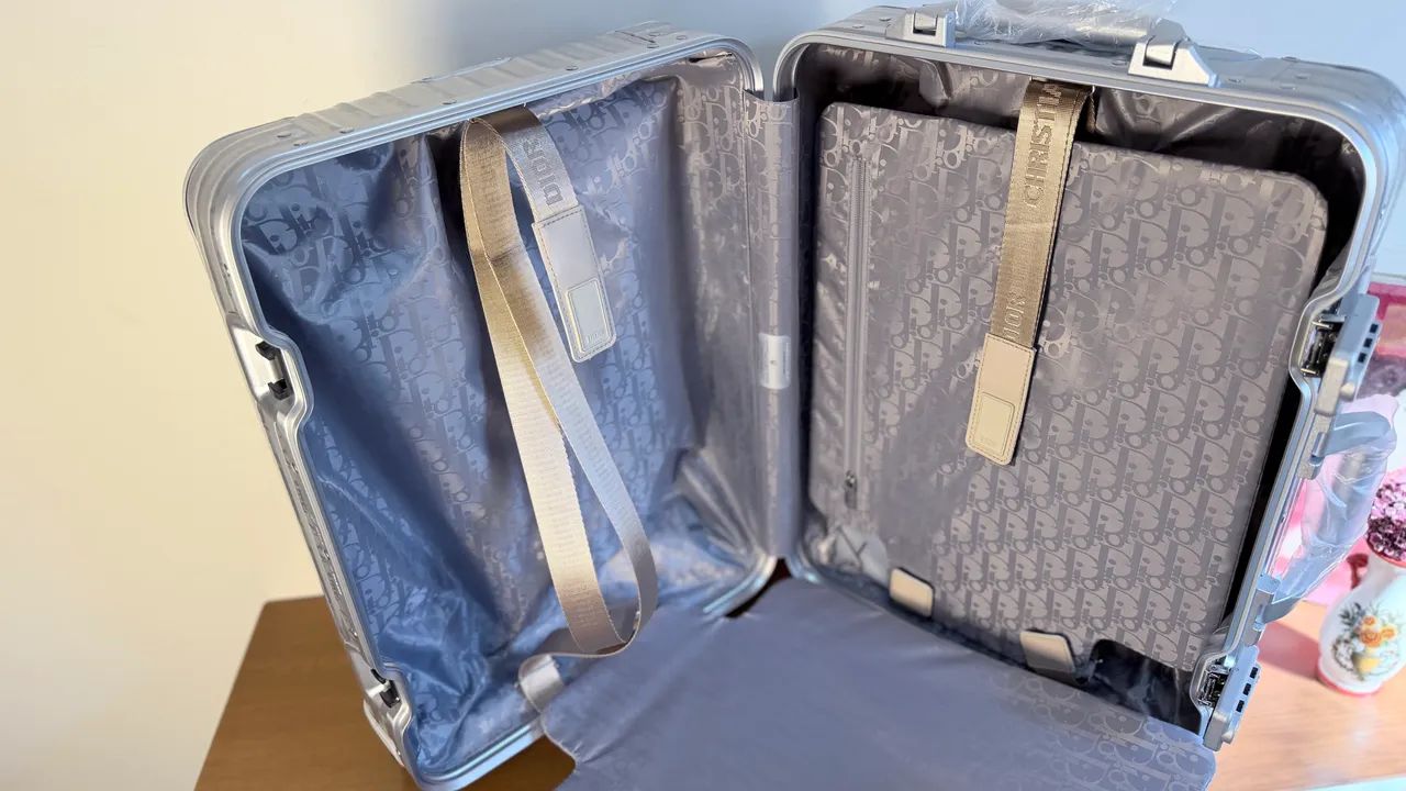 Mala Rimowa Dior alumínio  - Foto 5