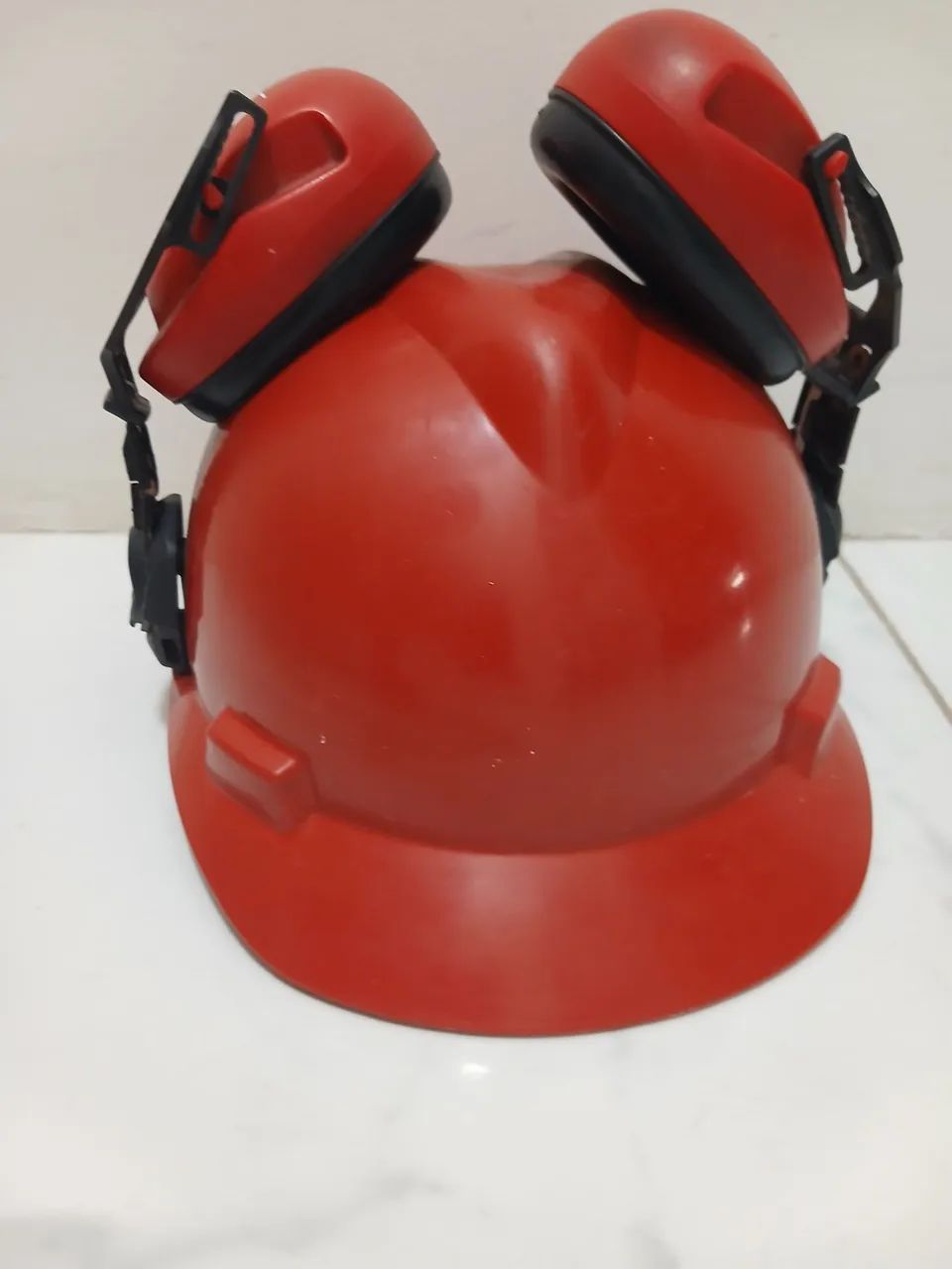 Capacete de proteção com abafador 