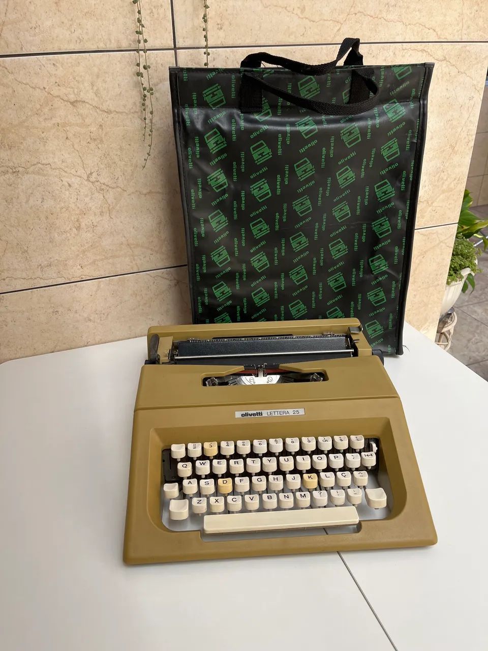 Máquina de escrever - Olivetti 