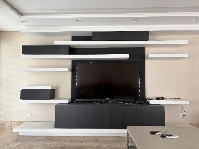 Rack para TV com painel em MDF