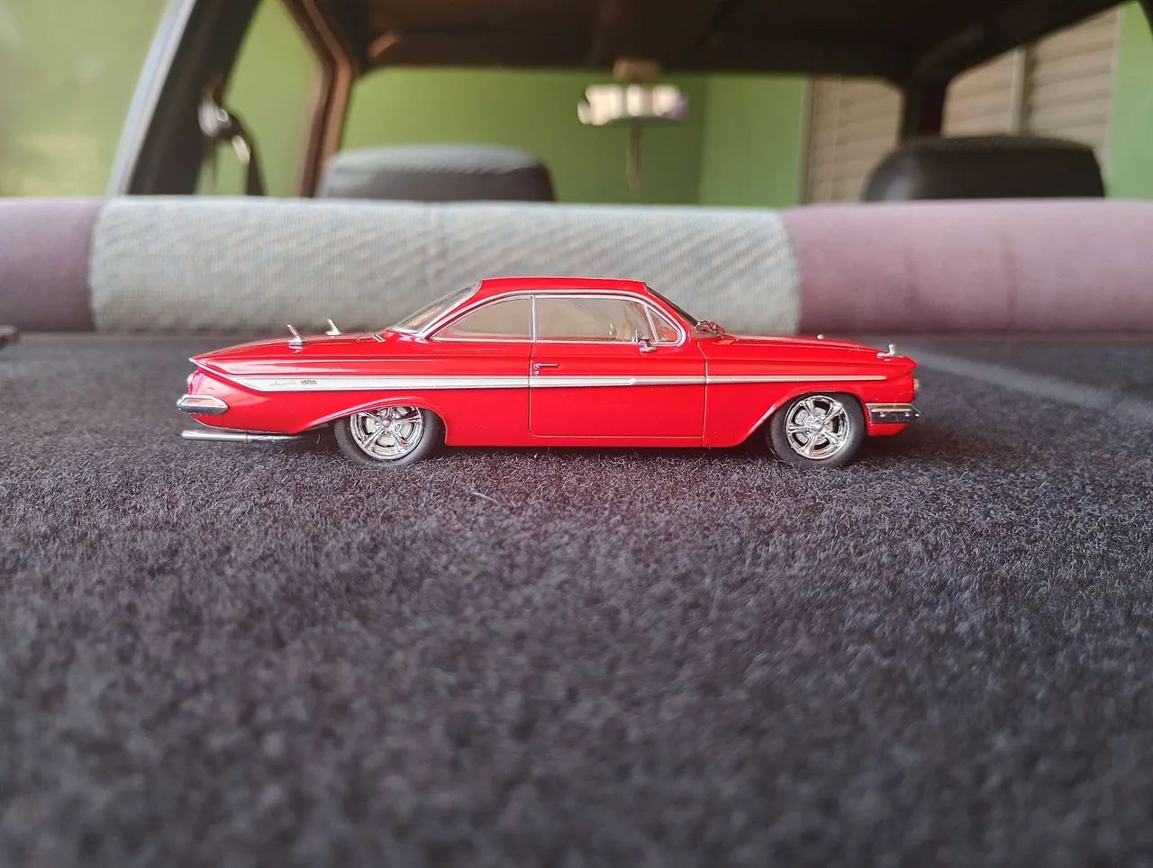 Miniatura Chevy Impala 1961 - Foto 5