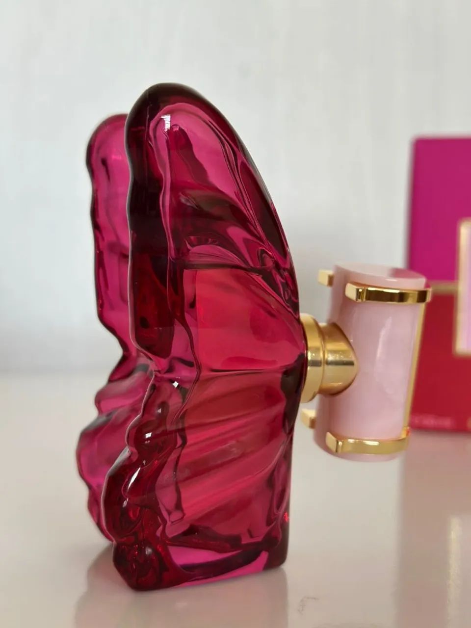Perfume Lá bomba de Carolina Herrera  - Foto 4