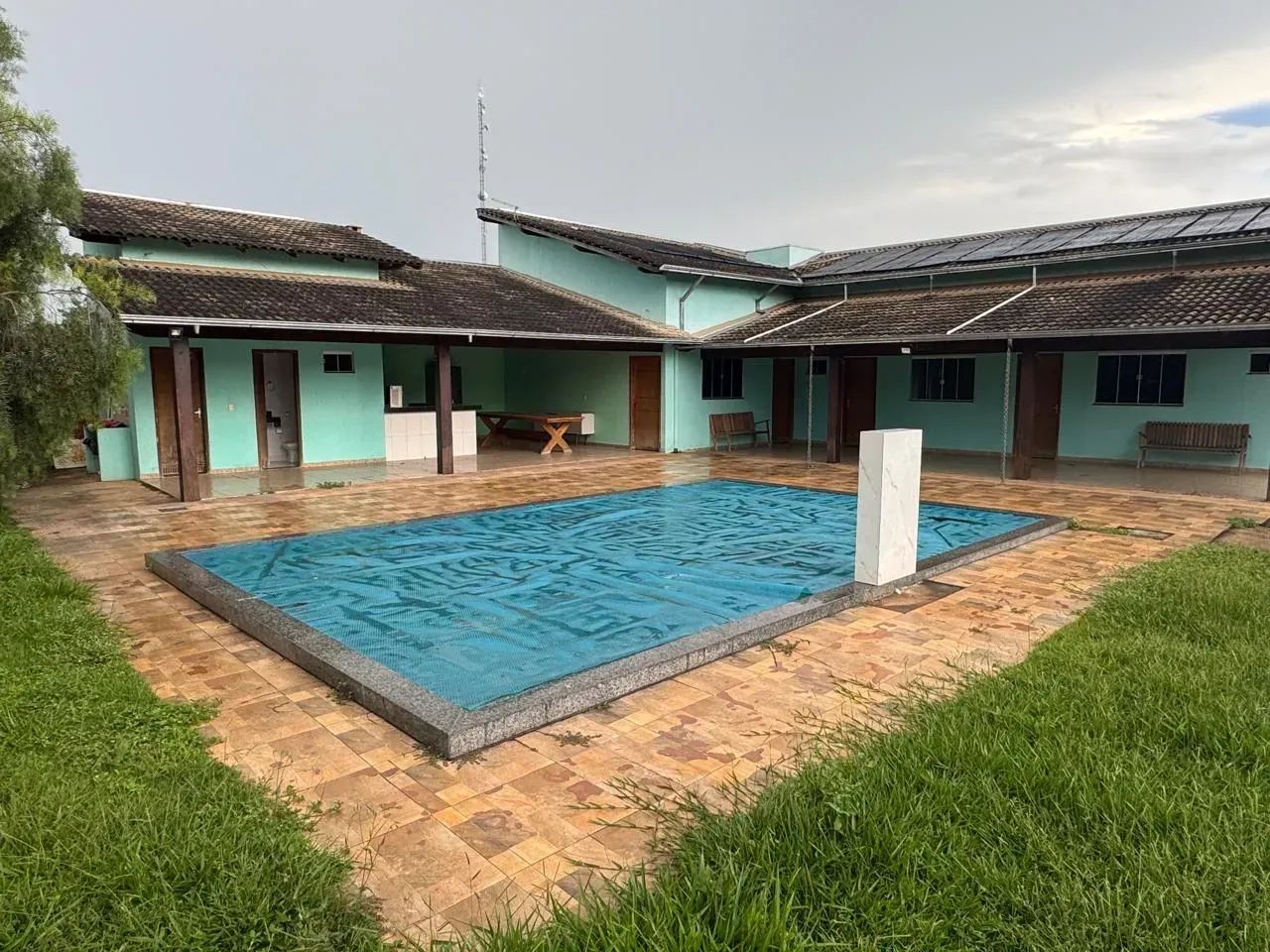 Vende-se Chácara de 1.500 metros com piscina
