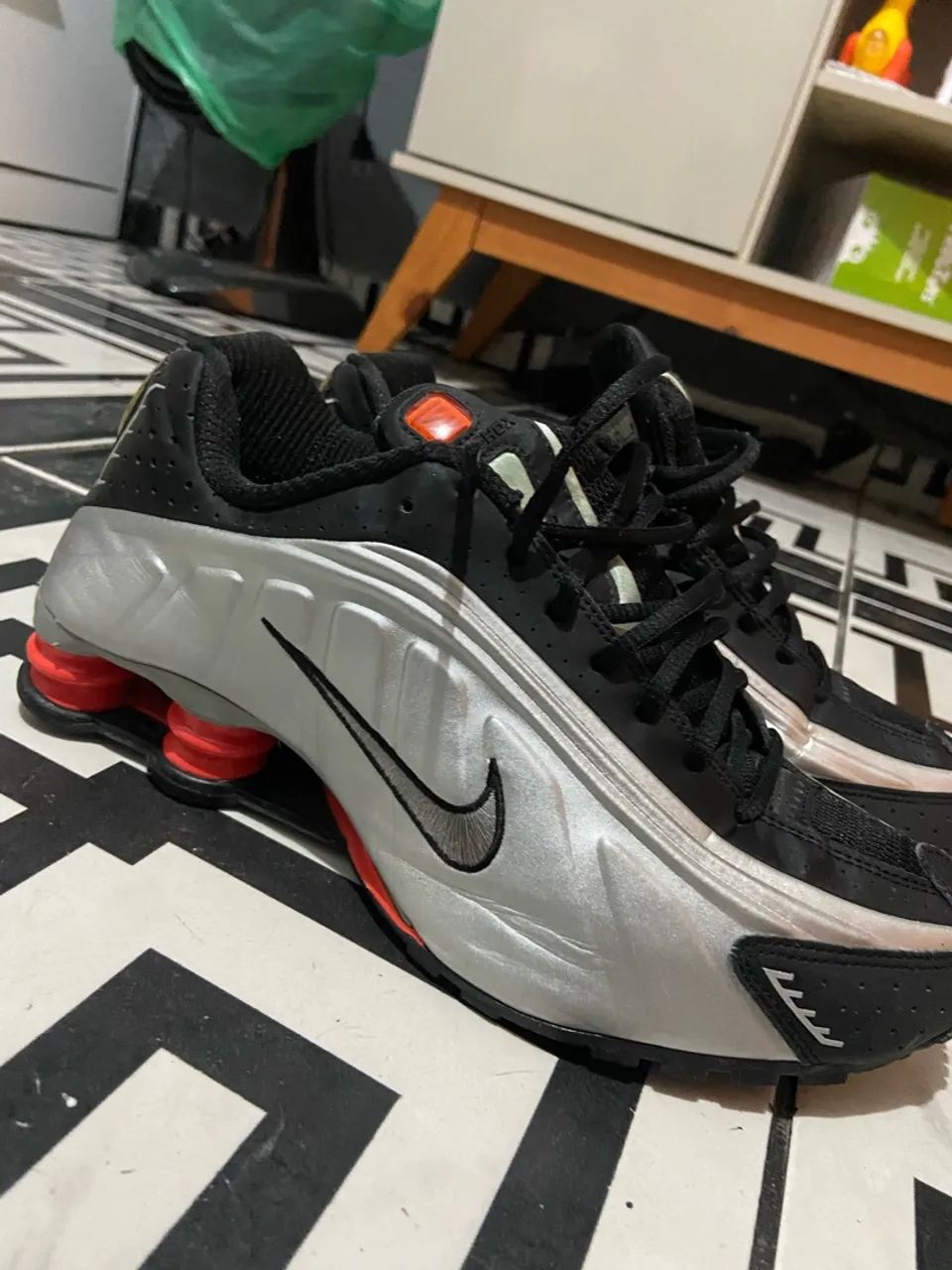 Tênis Nike shox R4 - Foto 2