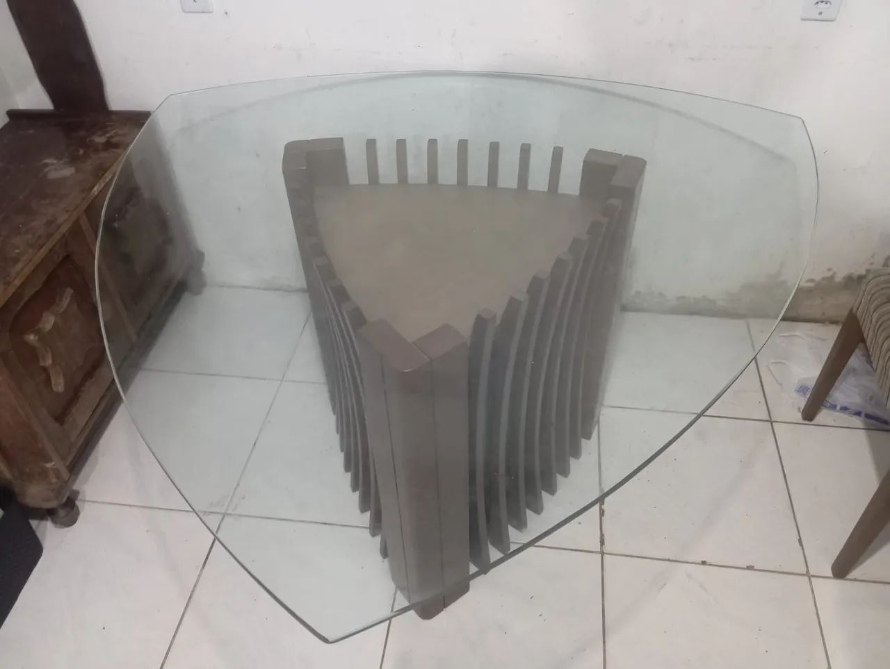 Mesa de jantar triangular