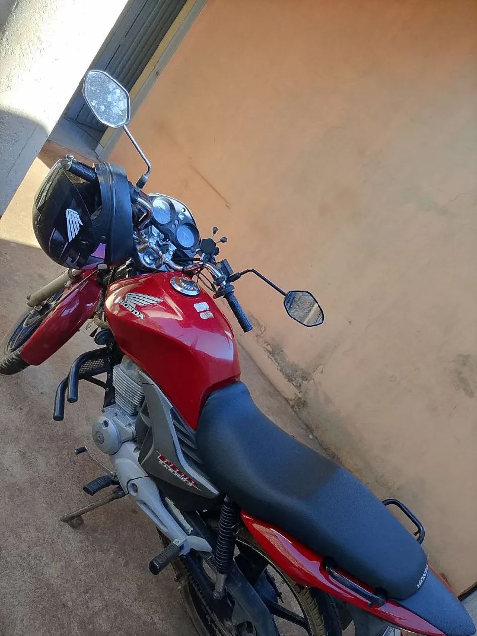 Vendo moto em dias 