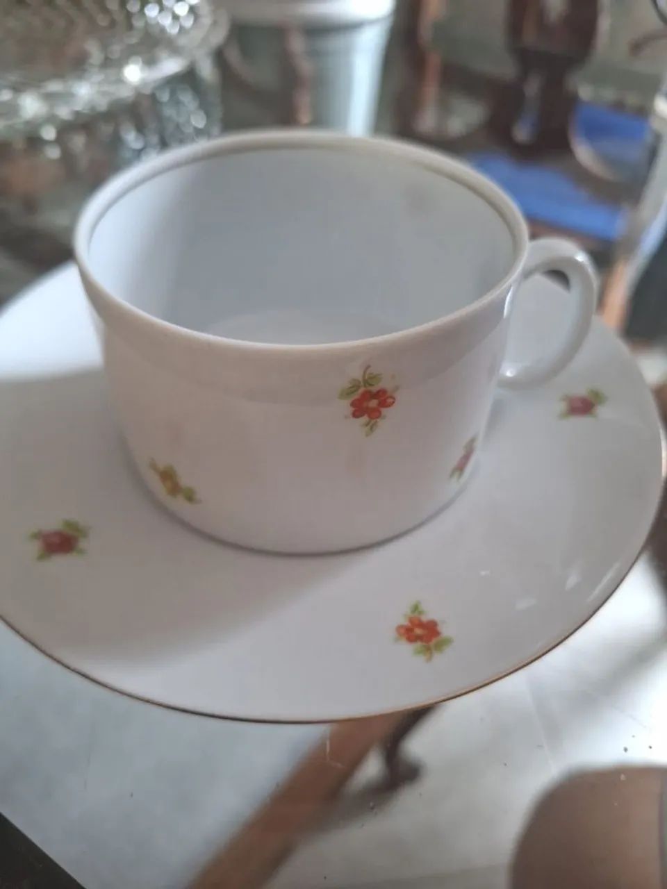 Conjunto de 6 xicaras rener com pires, estado de novo.