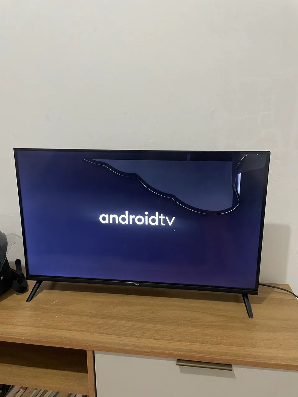 Televisão para retirada de peças 